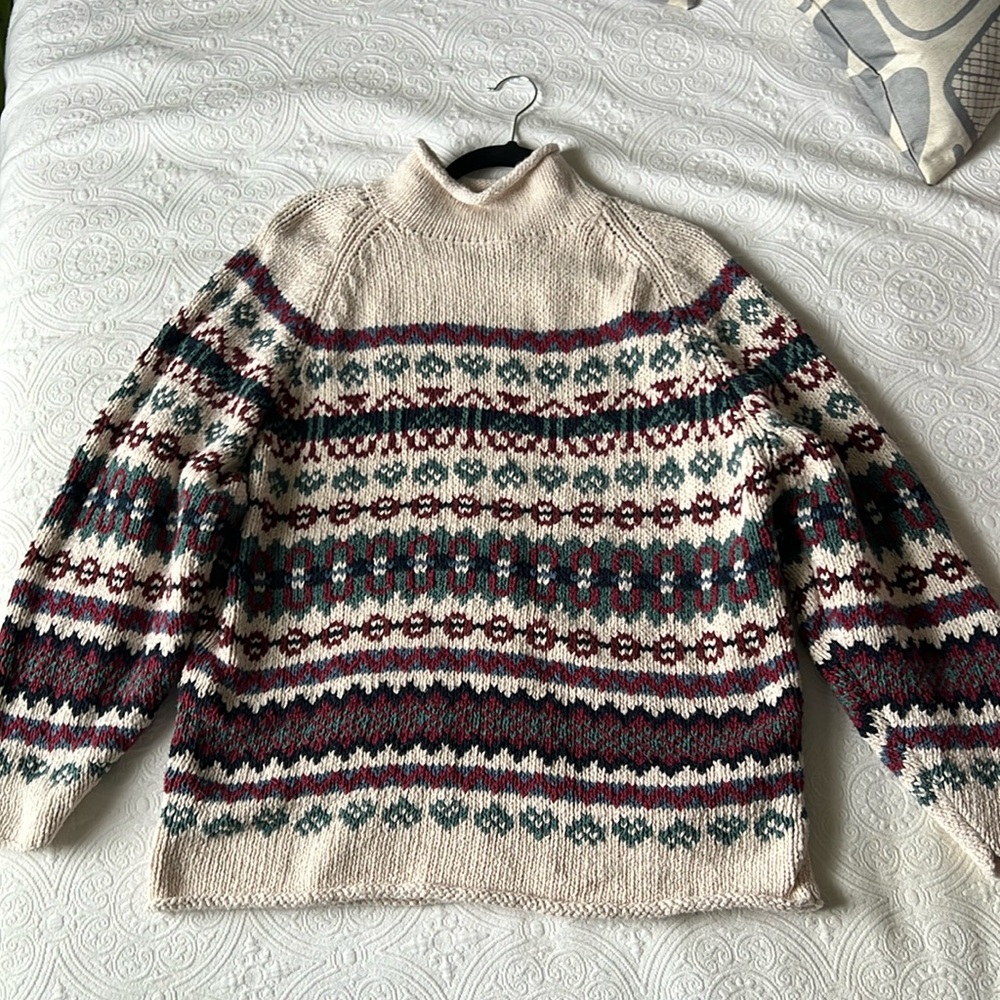 100% cotton vintage Eddie Bauer sweater